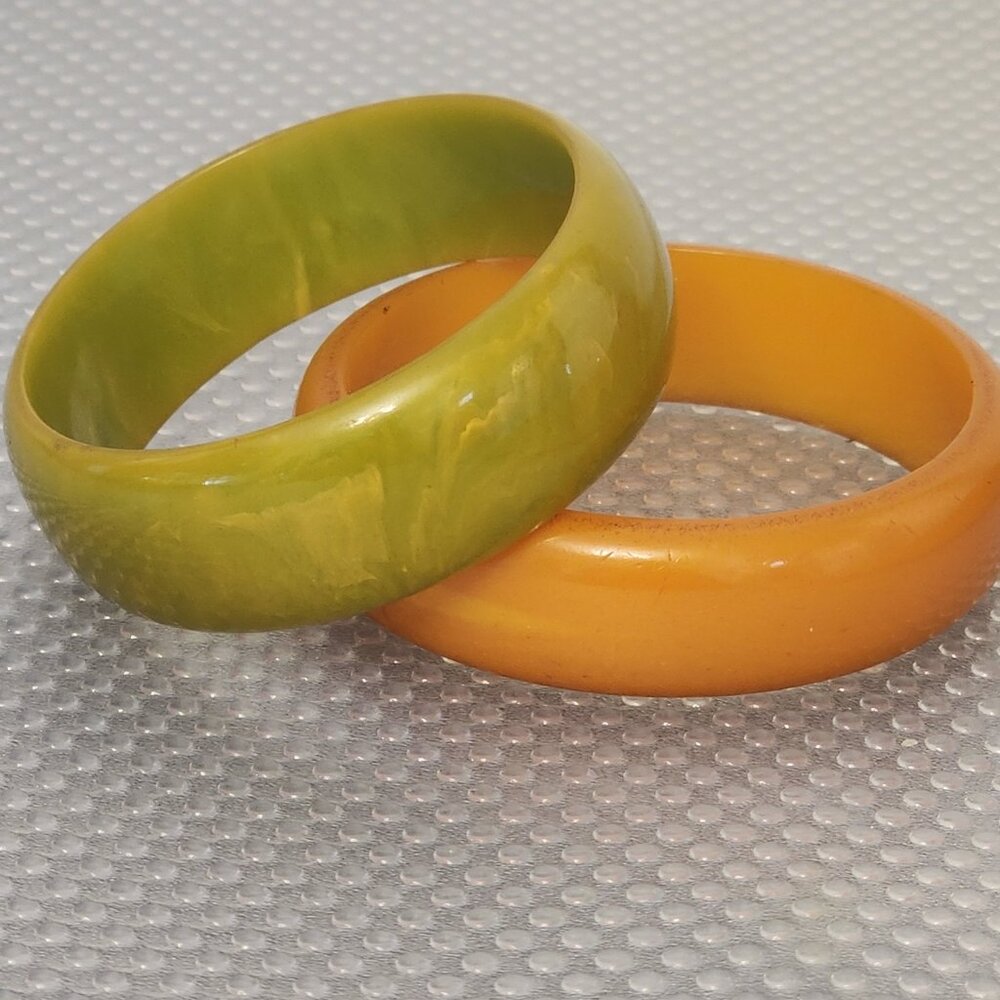 Bakelite  Applesauce, , Egg Yolk  2 Vintage Bangles